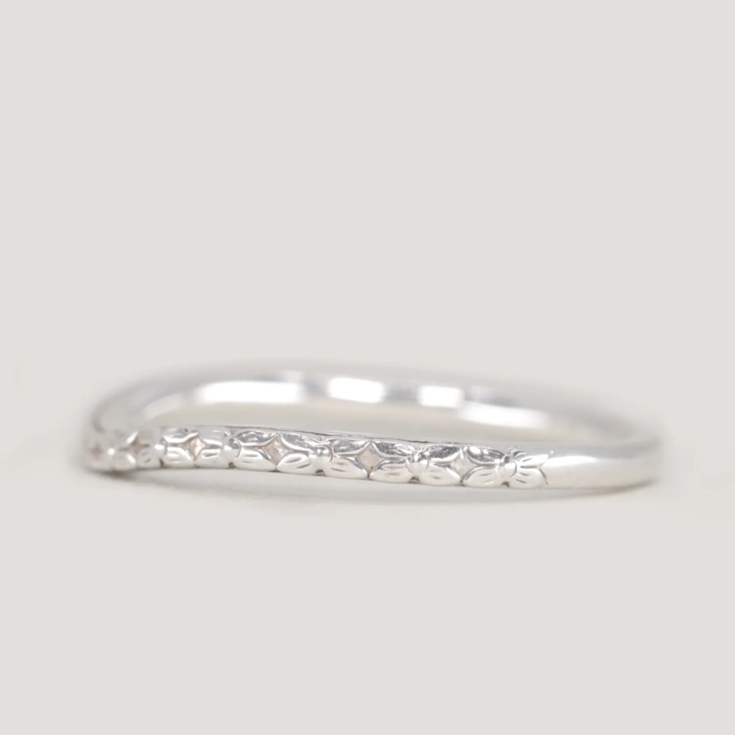 Flora - Floral Pattern Wave Shaped Wedding Ring - Made-to-Order - Image 3