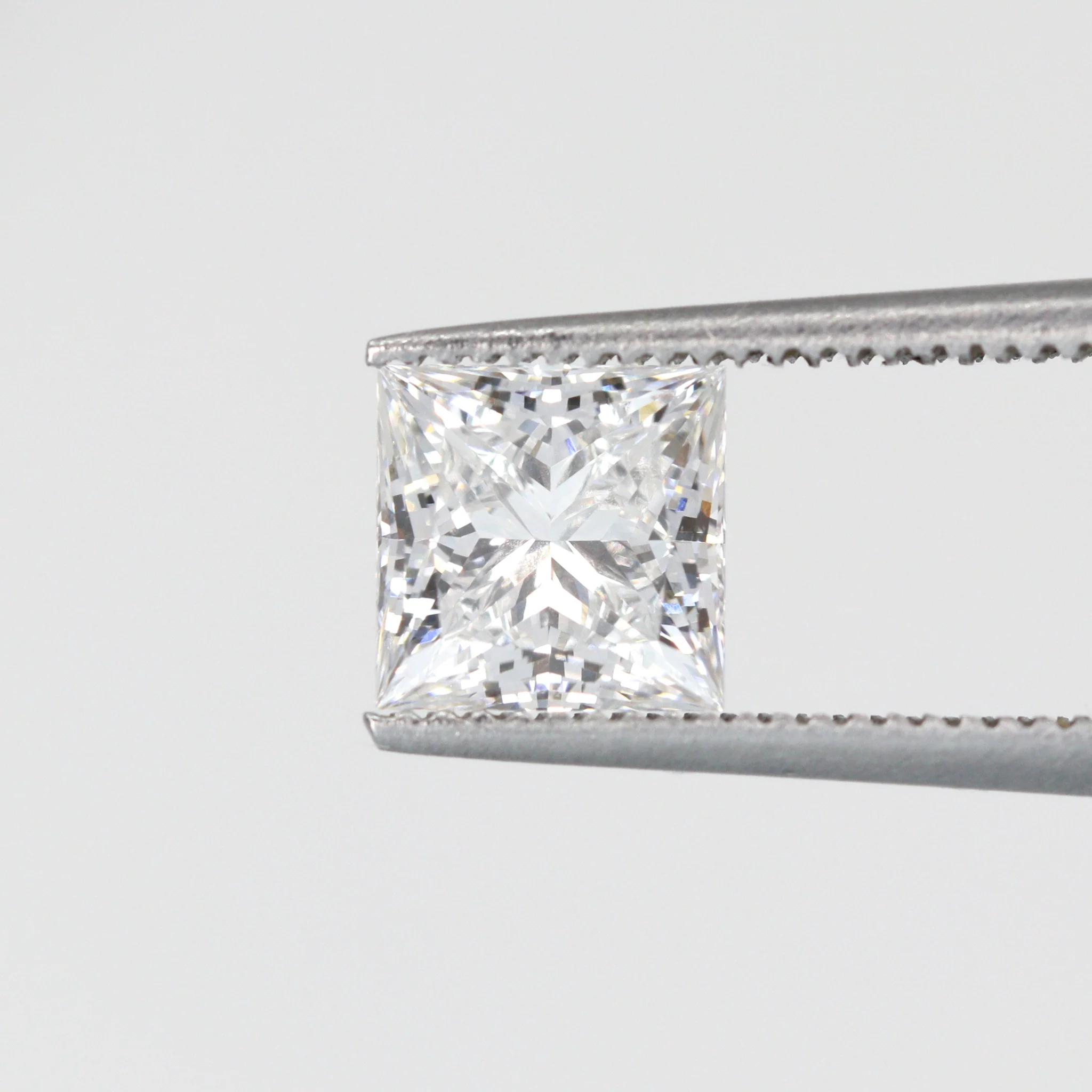 1.29ct Princess Cut Lab Grown Diamond F VS1, IGI Certified - Image 4