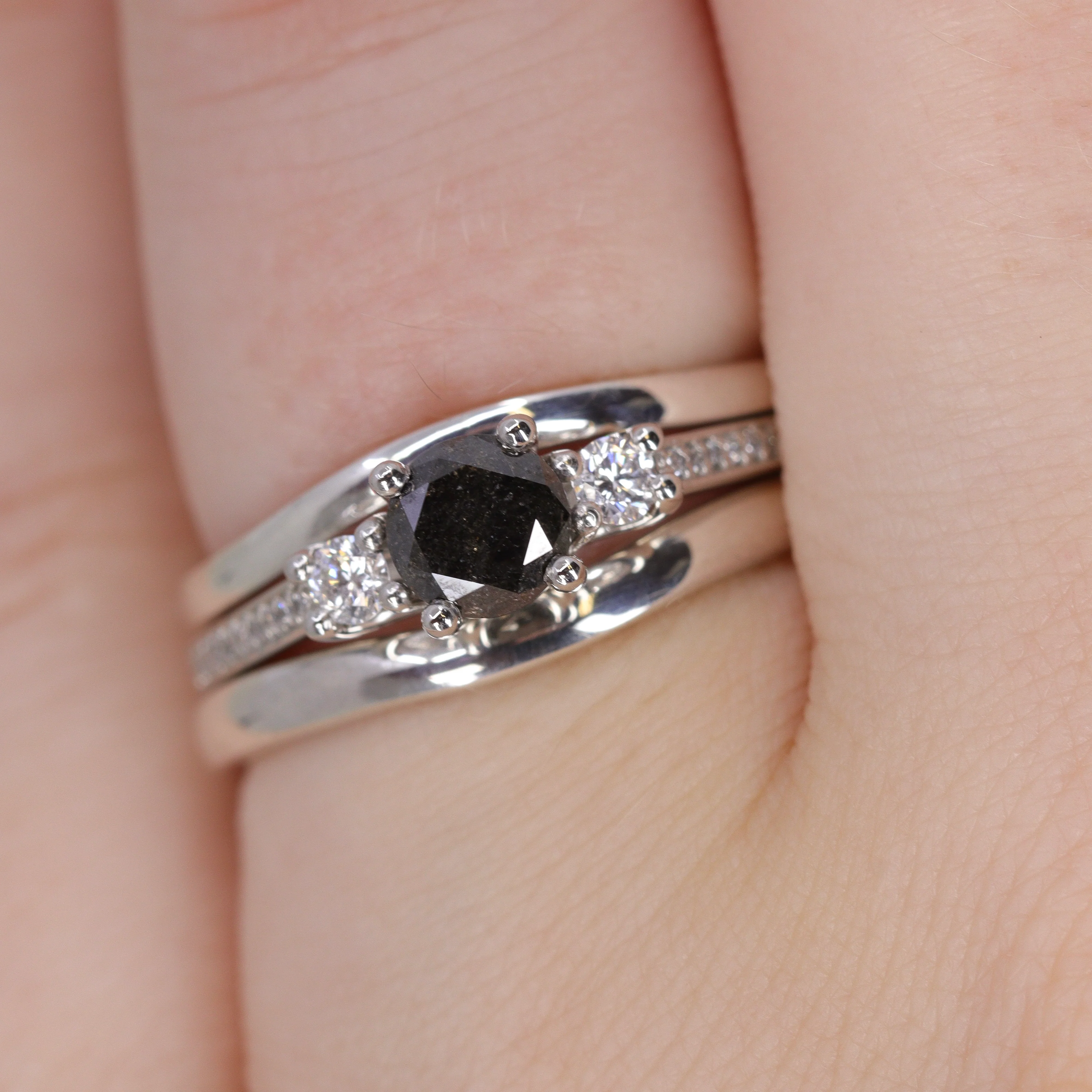 Peggy - Polished Wave Wedding Ring 2.3mm Width - Made-to-Order - Image 3