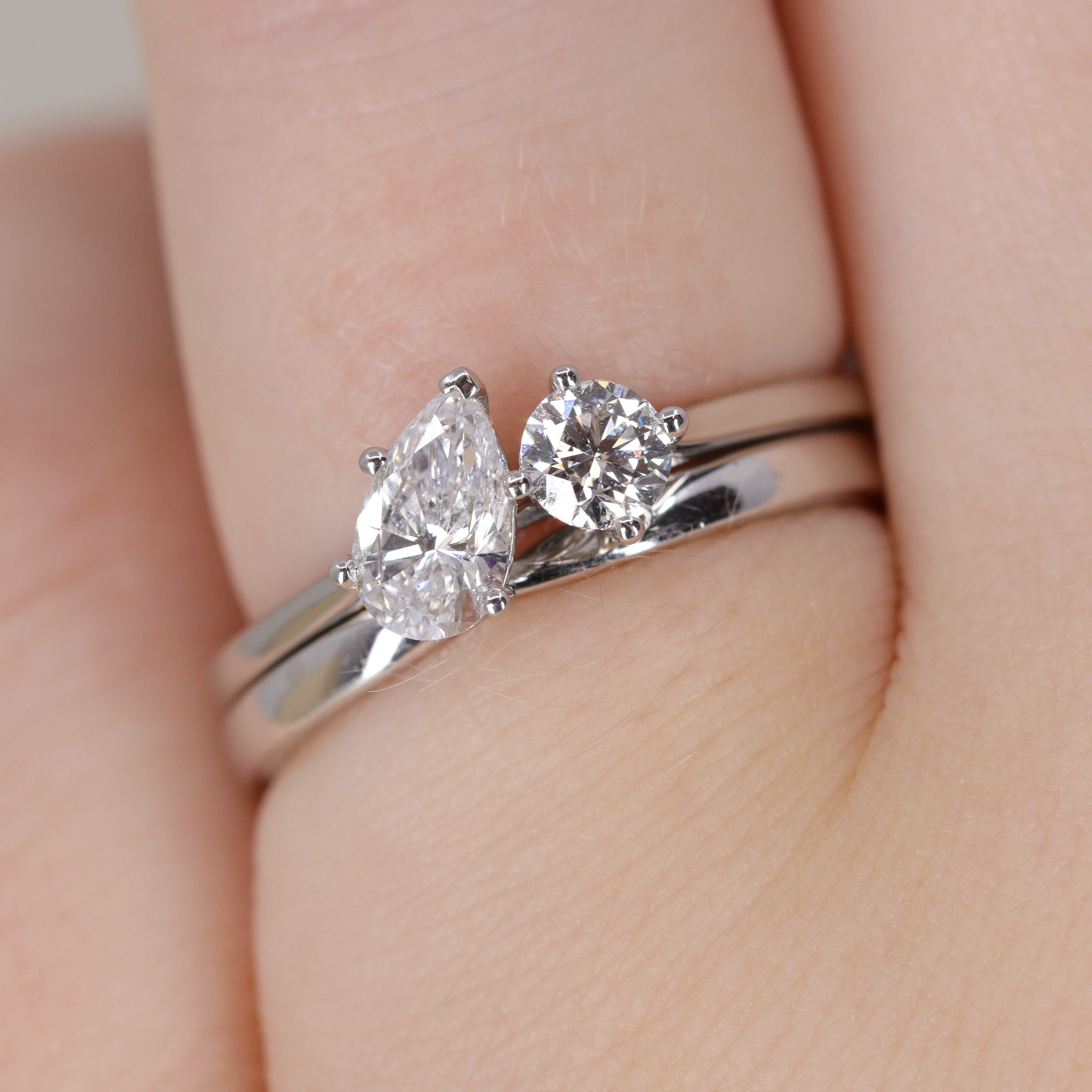 Dee - Ribbon Twist Polished Wedding Ring - Made-to-Order - Image 4