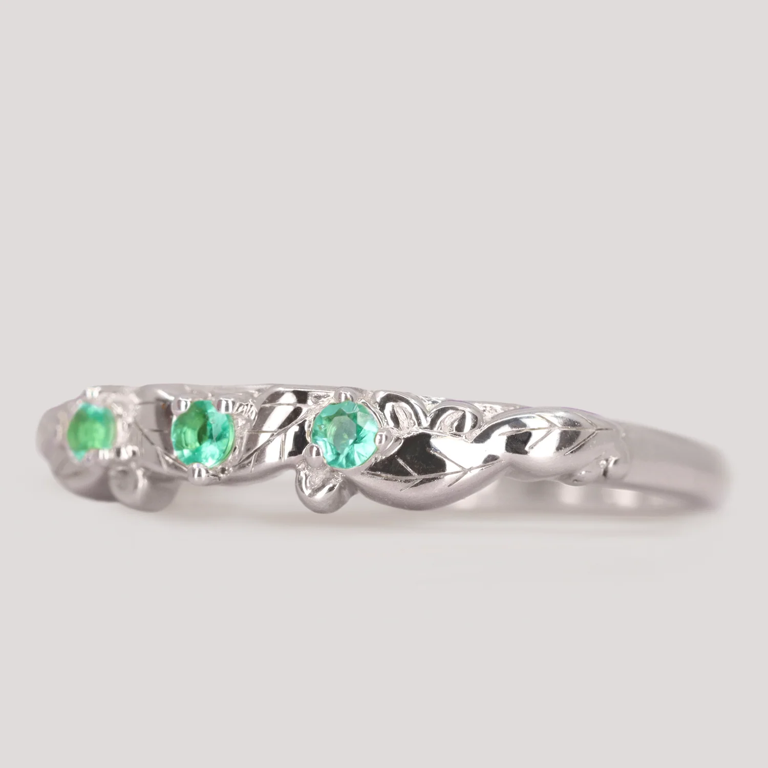 Willow - Floral Detail Emerald Set Wedding Ring - Made-To-Order - Image 6